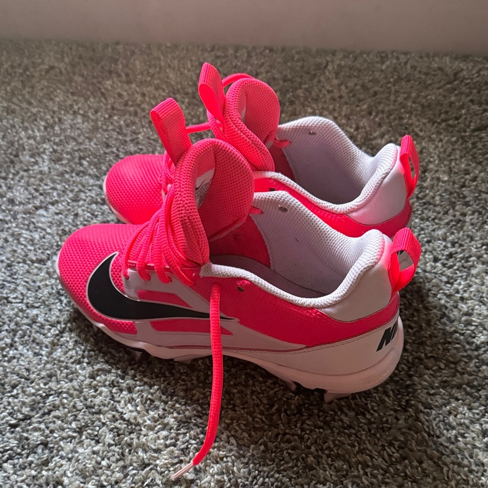 Nike Alpha Menace 4 Shark
Football Cleats - Picture 4 of 6